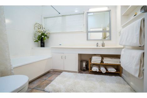 Photo of property in 2 Doves Bay Road, Kerikeri, 0294