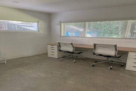 Photo of property in 27 Walpole Avenue, Hillpark, Auckland, 2102