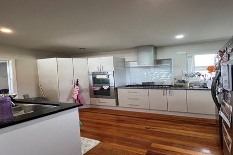 Photo of property in 35 Takutai Avenue, Half Moon Bay, Auckland, 2012