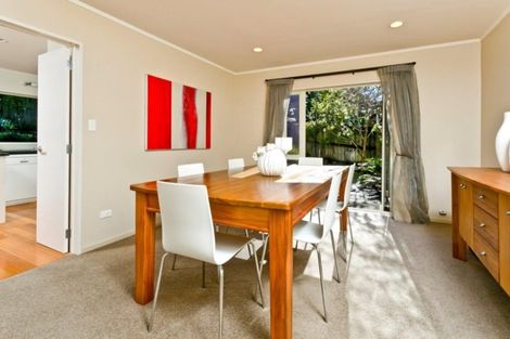 Photo of property in 11 Te Hoe Grove, Pinehill, Auckland, 0632