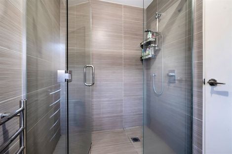 Photo of property in 23 Midhurst Avenue, Henderson, Auckland, 0612