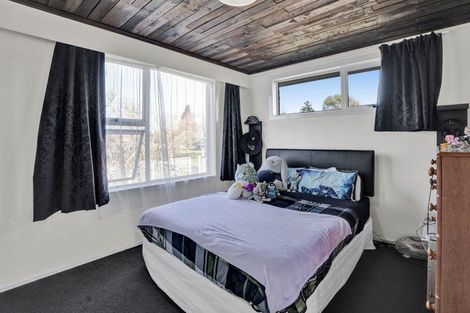 Photo of property in 6 Kowhai Street, Inglewood, 4330