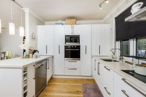 Photo of property in 12 Cypress Place, Sunnynook, Auckland, 0620