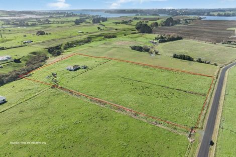 Photo of property in 44 Kaihau Road, Karioitahi, Waiuku, 2683