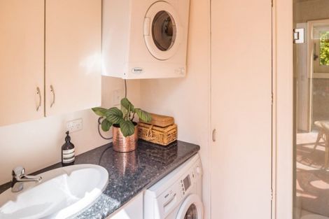 Photo of property in 21 Ferry Road, Days Bay, Lower Hutt, 5013