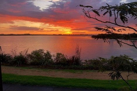 Photo of property in 21 St Annes Crescent, Wattle Downs, Auckland, 2103