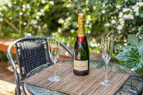 Photo of property in 379 Hobsonville Road, Hobsonville, Auckland, 0618