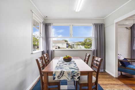 Photo of property in 37 Reelick Avenue, Pakuranga Heights, Auckland, 2010