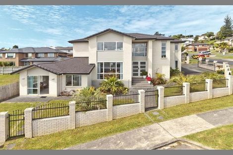 Photo of property in 10 Kilear Close, Pinehill, Auckland, 0632