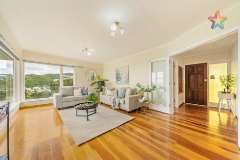 Photo of property in 102 Dowse Drive, Maungaraki, Lower Hutt, 5010