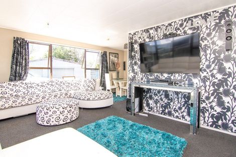 Photo of property in 8 Newton Place, Westbrook, Palmerston North, 4412