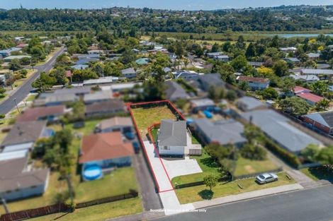 Photo of property in 111a Matipo Road, Te Atatu Peninsula, Auckland, 0610