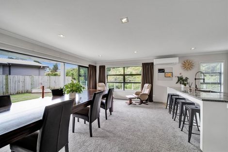 Photo of property in 13 Te Arakete Place, Hurworth, New Plymouth, 4310