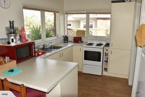 Photo of property in 1/50 Evelyn Place, Hillcrest, Auckland, 0627