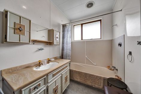 Photo of property in 10b Kauri Street, Inglewood, 4330