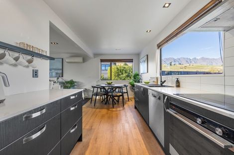 Photo of property in 65 Oregon Drive, Kelvin Heights, Queenstown, 9300
