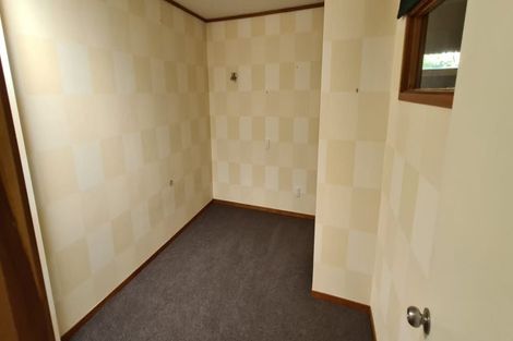 Photo of property in 4 Mahia Place, Kelvin Grove, Palmerston North, 4414