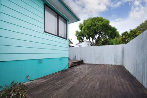 Photo of property in 16 Taitimu Drive, Weymouth, Auckland, 2103