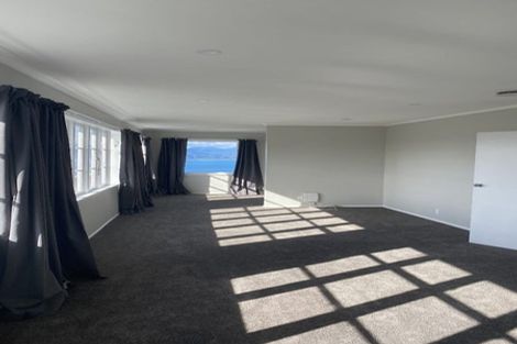 Photo of property in 94 Nicholson Road, Khandallah, Wellington, 6035