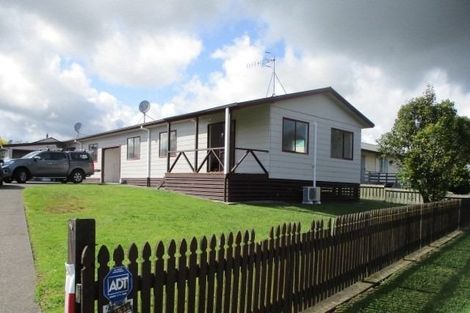 Photo of property in 8 Beech Place, Owhata, Rotorua, 3010