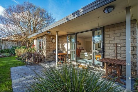 Photo of property in 10 Logan Place, Kelvin Grove, Palmerston North, 4414