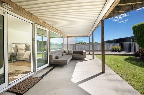 Photo of property in 42 Marellen Drive, Red Beach, 0932