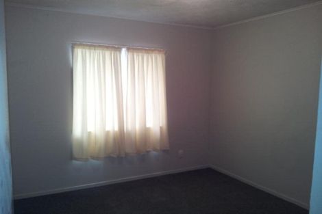 Photo of property in 2/59 Athena Drive, Totara Vale, Auckland, 0629