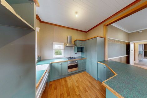 Photo of property in 215 Bridge Street, Bulls, 4818