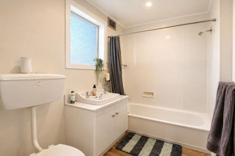 Photo of property in 43a Lismore Street, Strandon, New Plymouth, 4312