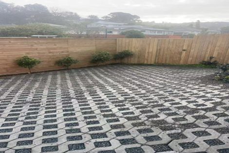 Photo of property in 15a Blenheim Street, Glenfield, Auckland, 0629