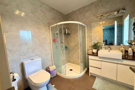 Photo of property in 547 Great South Road, Rosehill, Papakura, 2113