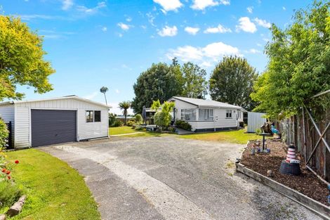 Photo of property in 28 Waianiwa Place, Tokoroa, 3420