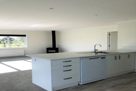 Photo of property in 72 Kuku Beach Road, Kuku, Levin, 5570