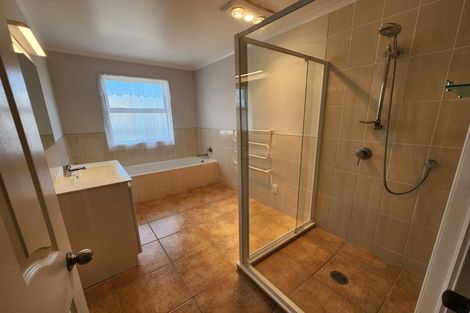 Photo of property in 360 One Tree Point Road, One Tree Point, 0118