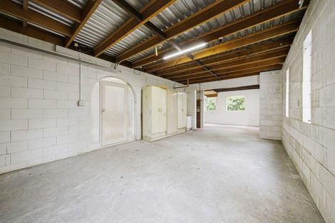 Photo of property in 4220a Great North Road, Glendene, Auckland, 0602