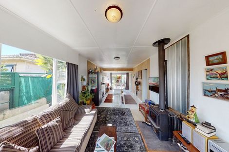 Photo of property in 32 Dixie Street, Te Horo Beach, Otaki, 5581