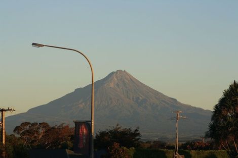 Photo of property in 178 Glover Road, Hawera, 4610