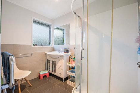 Photo of property in 53 Donovan Avenue, Massey, Auckland, 0614