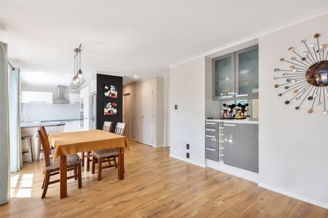 Photo of property in 85 Buscomb Avenue, Henderson, Auckland, 0610