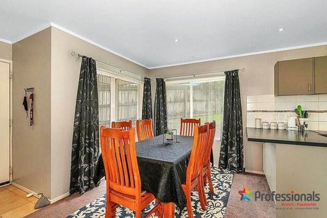 Photo of property in 3 Bernina Place, Weymouth, Auckland, 2103