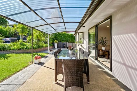 Photo of property in 11 Hugh Green Drive, Pinehill, Auckland, 0632