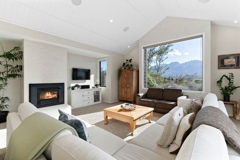 Photo of property in 5 Ellesmere Avenue, Jacks Point, Queenstown, 9371