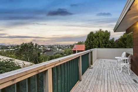 Photo of property in 6 Charlotte Street, Stanmore Bay, Whangaparaoa, 0932