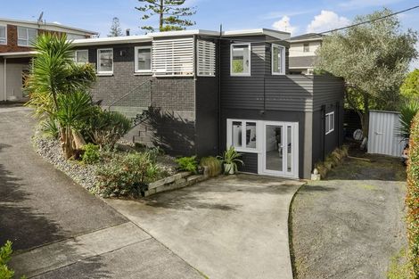 Photo of property in 1/467 Beach Road, Murrays Bay, Auckland, 0630