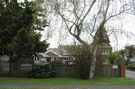 Photo of property in 25 Willow Avenue, Hannahs Bay, Rotorua, 3010