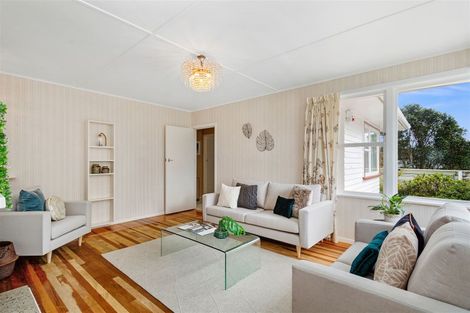 Photo of property in 40 Catherine Crescent, Paparangi, Wellington, 6037