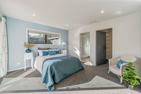 Photo of property in 10 Hopkirk Avenue, Wallaceville, Upper Hutt, 5018