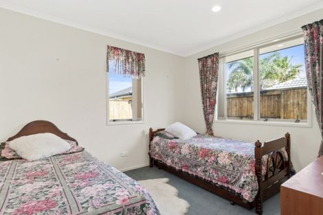 Photo of property in 19 Carrington Drive, Papamoa Beach, Papamoa, 3118