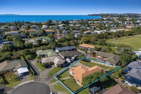 Photo of property in 14 Greta Place, Stanmore Bay, Whangaparaoa, 0932