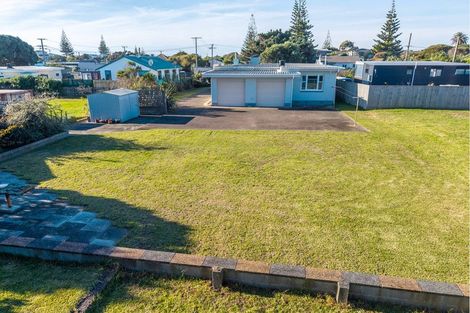 Photo of property in 5 Toi Street, Otaki Beach, Otaki, 5512